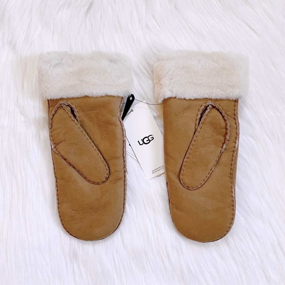 UGG Women’s Sheepskin Mittens In Chestnut - Picture 3 of 5